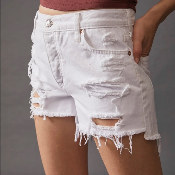 NEW FREE PEOPLE - Mid Rise Distressed Denim Shorts Maggie - Picture 6 of 9